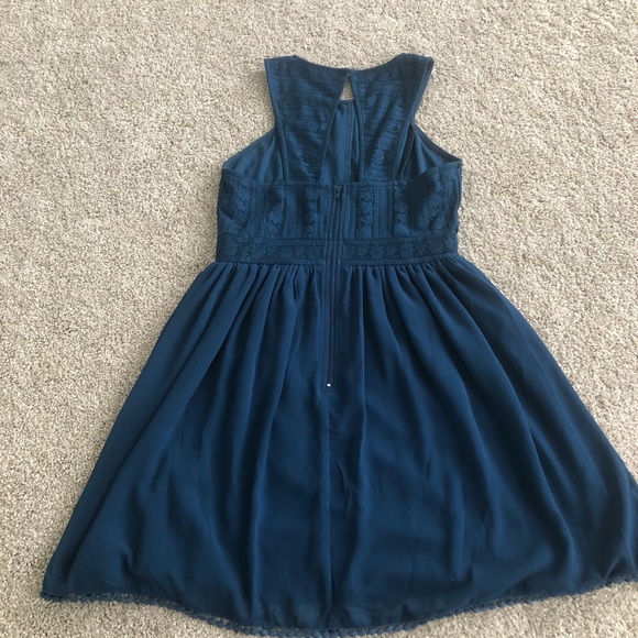 Francesca’s Chelsie Lace A-kind Dress - Picture 4 of 5